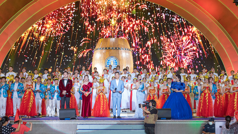 第31屆青島國(guó)際啤酒節(jié)在金沙灘啤酒城盛大開(kāi)幕(圖8) 第31屆青島國(guó)際啤酒節(jié)在金沙灘啤酒城盛大開(kāi)幕(圖8)