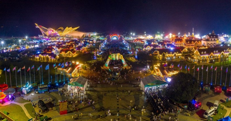 啤酒節(jié)開幕一周接待游客203.6萬人次，消費啤酒859噸